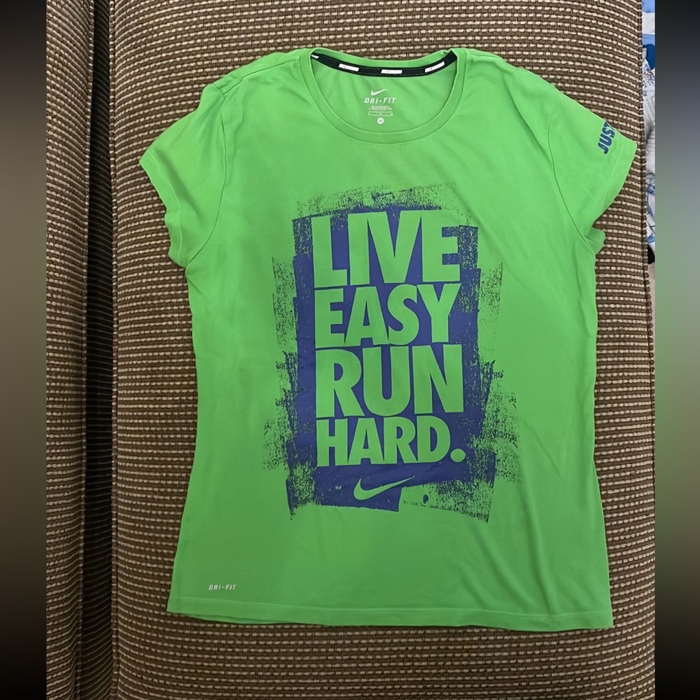 EUC Nike Dri-Fit tee green size medium